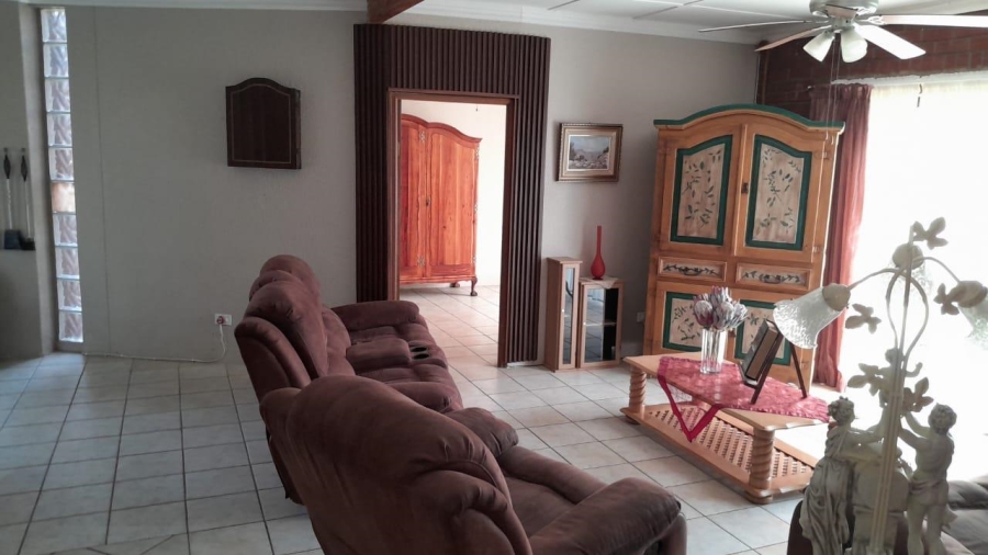 5 Bedroom Property for Sale in Riebeeckstad Free State